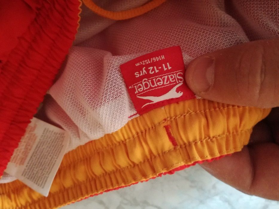 Продавам детски комплект(червено-жълт) -Slazenger original
