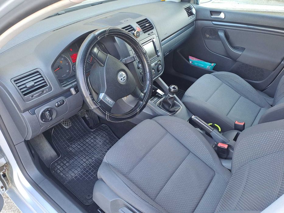 WV golf 5.  2.0 tdi