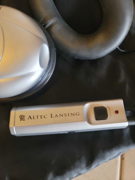 Altec Lansing ComforQ ANR шумопотискащи слушалки