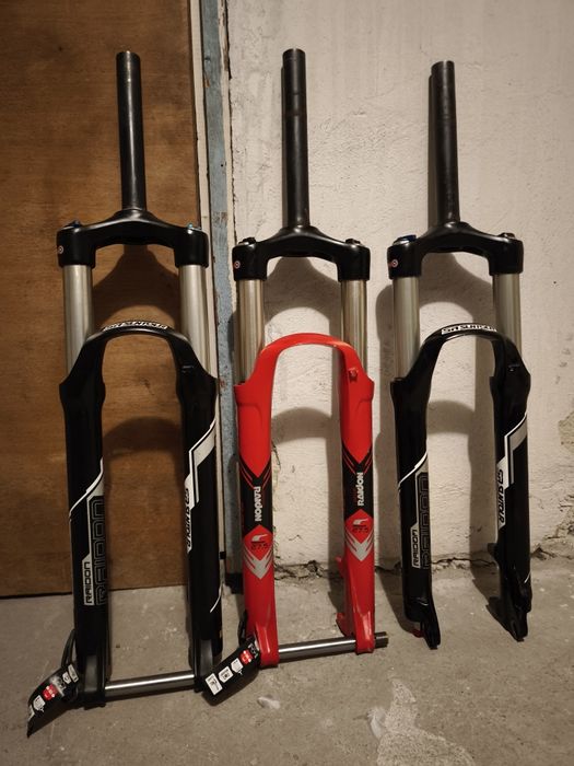 Продават се 3 броя Sr suntour Raidon.  Цената е на брой.