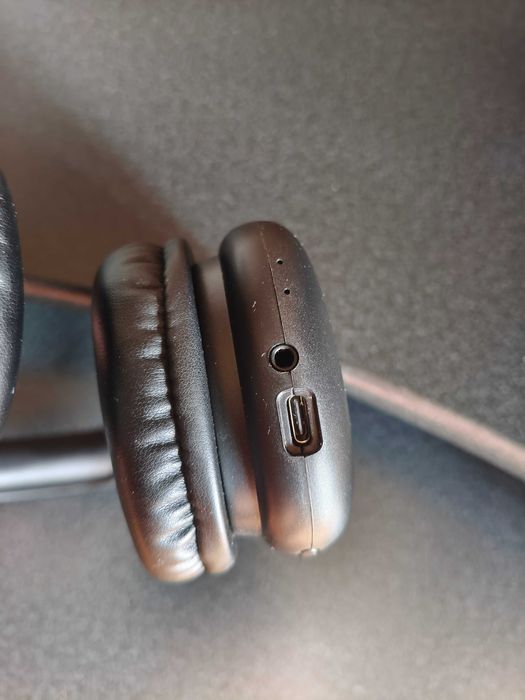 Наушники Bluetooth.