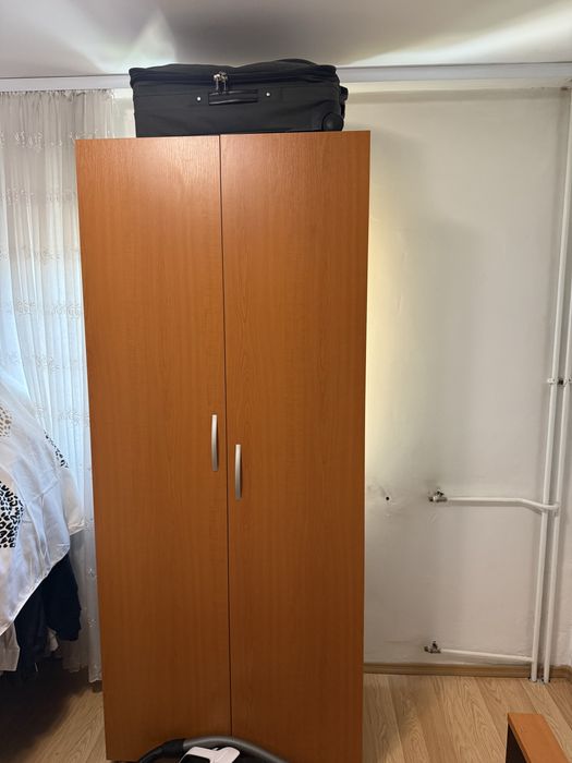 Mobila de vanzare