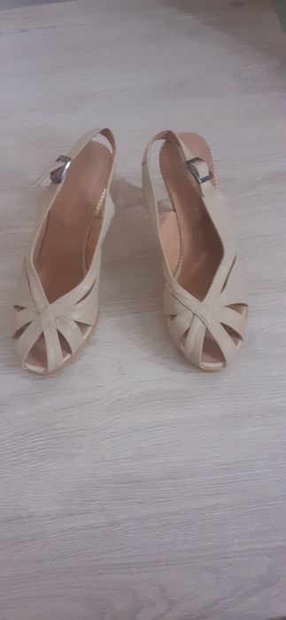 дамски отворени обувки