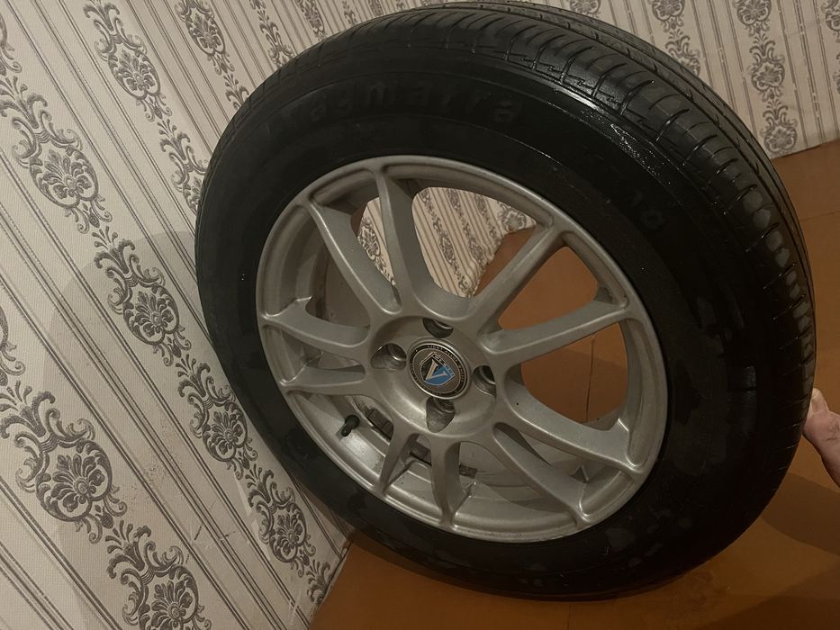 Шина донгелек летни