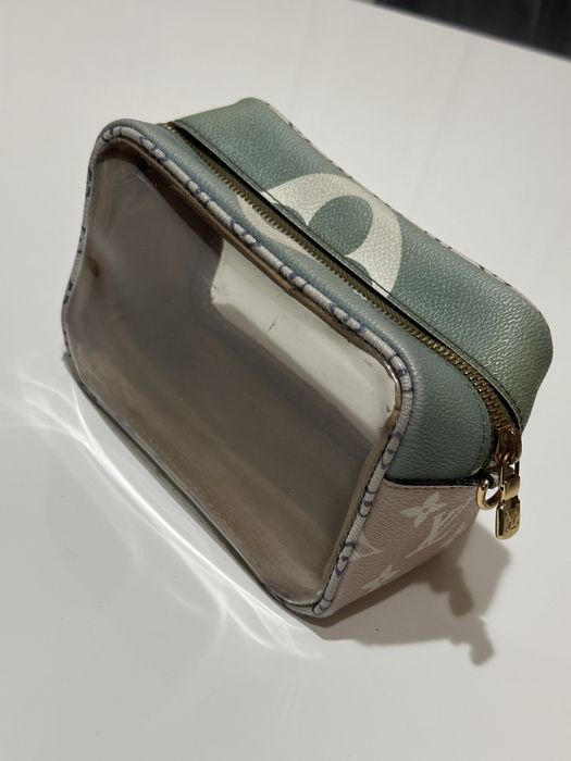 Дамска несесер-чанта Louis Vuitton Beach Pouch Monogram Giant / Khaki Green