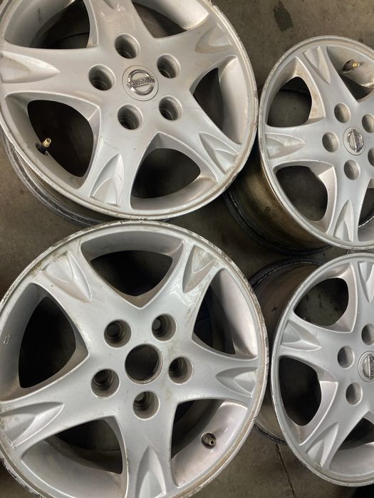 На 15. 5/114,3  4 шт в идеале