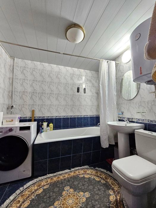 Метро Буюк ипак йули,  Максим Горький