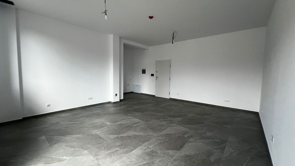 Spațiu comercial 49 mp de închiriat - Brașov, Astra