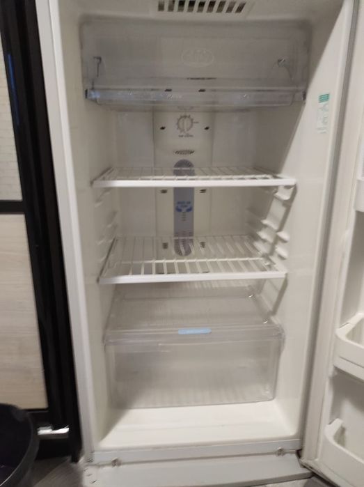 Холодильник LG продам