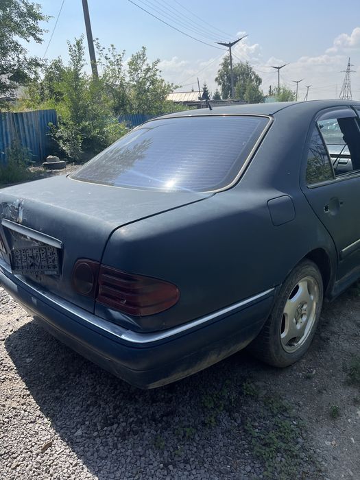 Продам W210 есть все