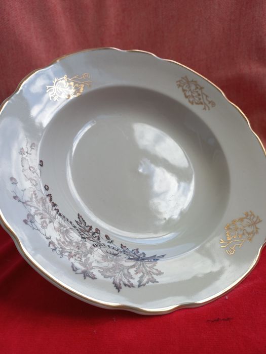 Суповые тарелки. Фарфор