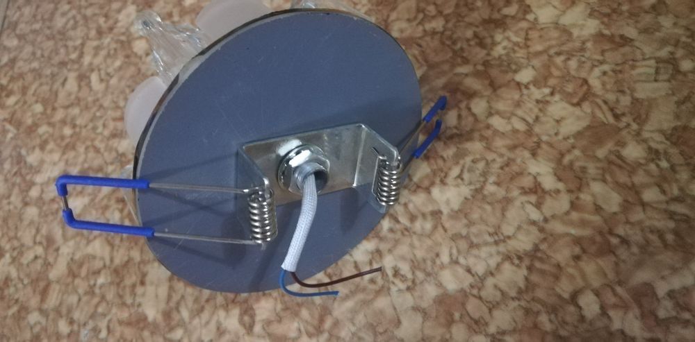 Продам софиты 6штук.