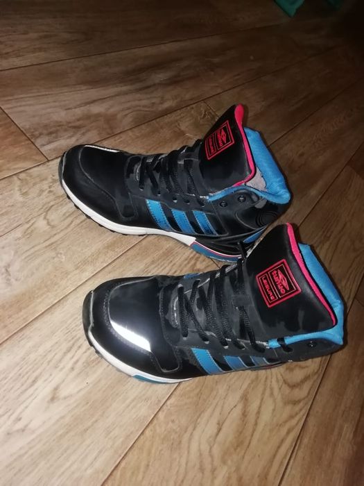 Кроссовки 38-39 р-р