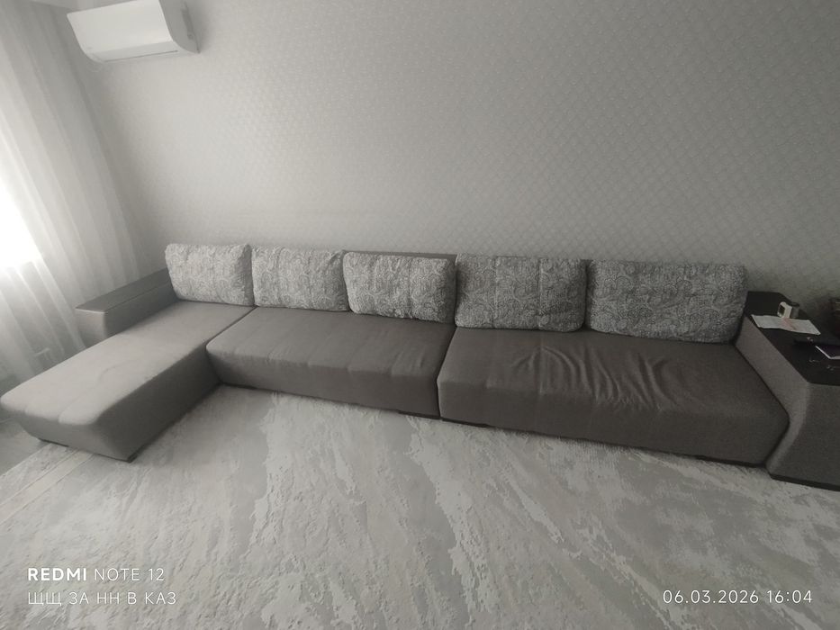 Продам диван угловой 5 м