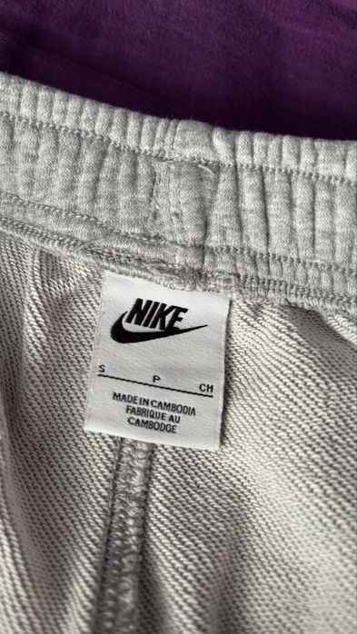 Nike сиво долнище