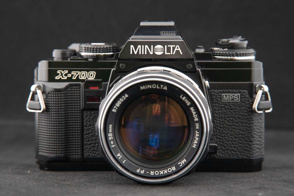 Aparat film Minolta X700 cu obiectiv Minolta 58mm 1.4
