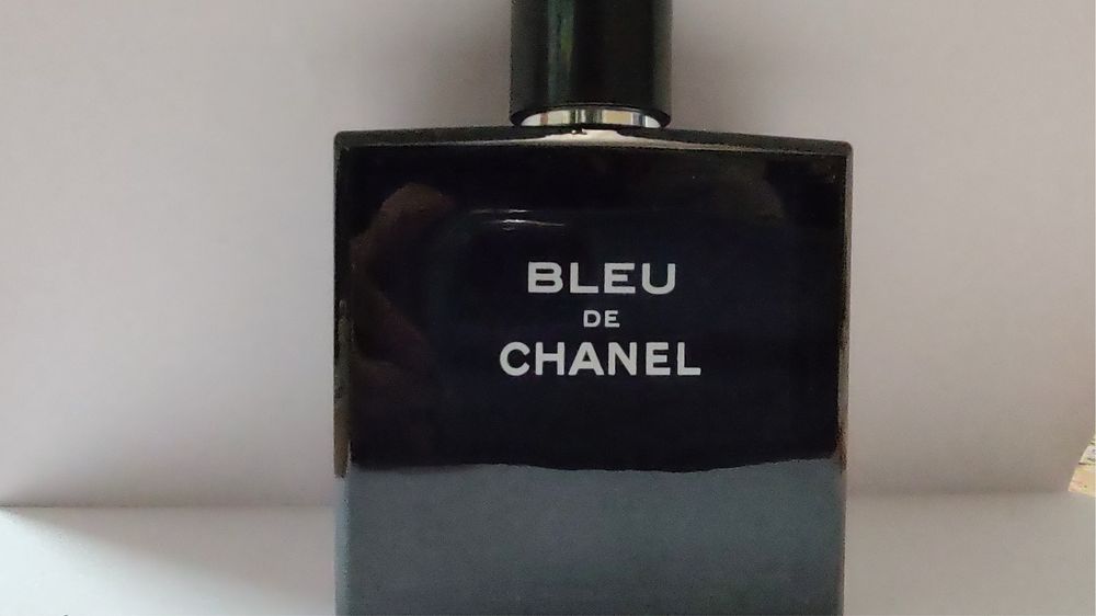 Vând Bleu de Chanel