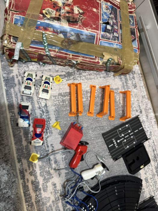Set  masinute cu pista  anii 80