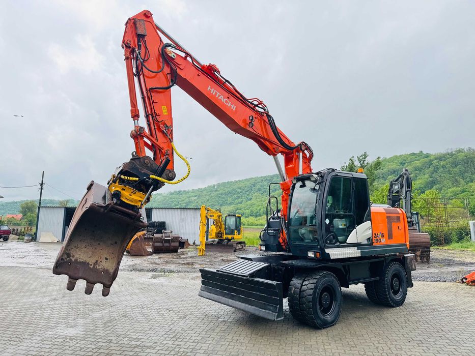 Excavator pe roti Hitachi ZX 190 W, an 2016, 20 tone, lama + cale, TOP
