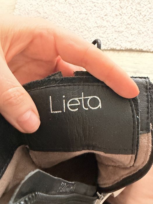 Продам осенние ботинки