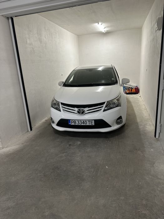 Toyota Avensis 2012