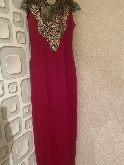 Продается платья