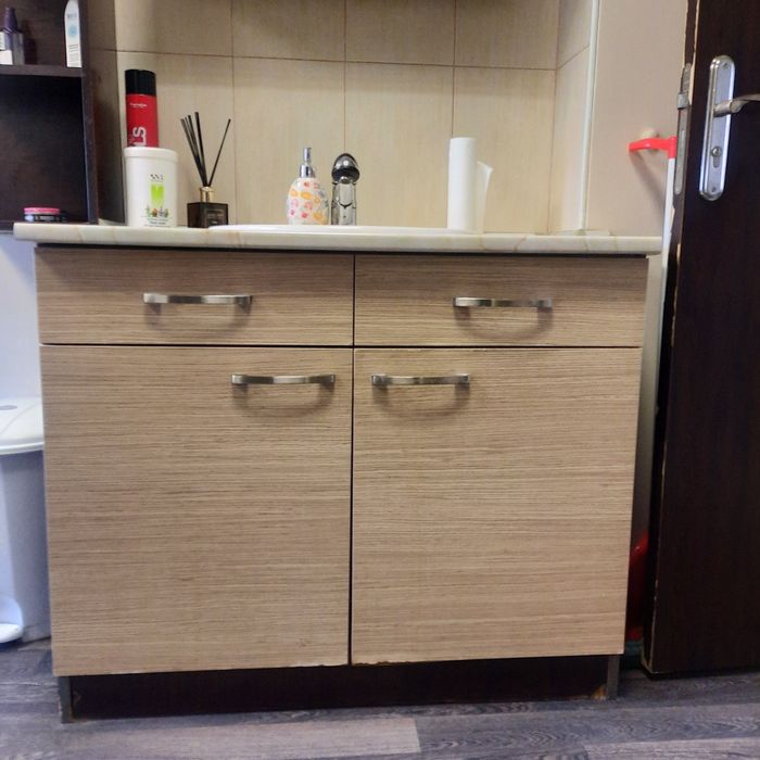 Дървен шкаф-горна и долна част+етажерка