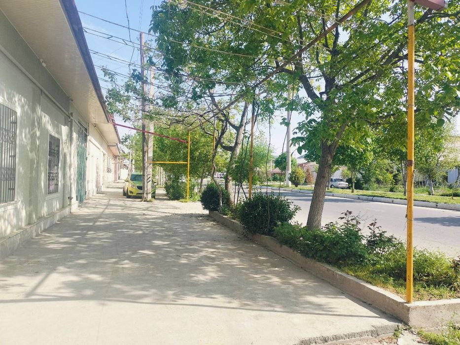 Дом , на дороге по ул . Казизоды Руми 41