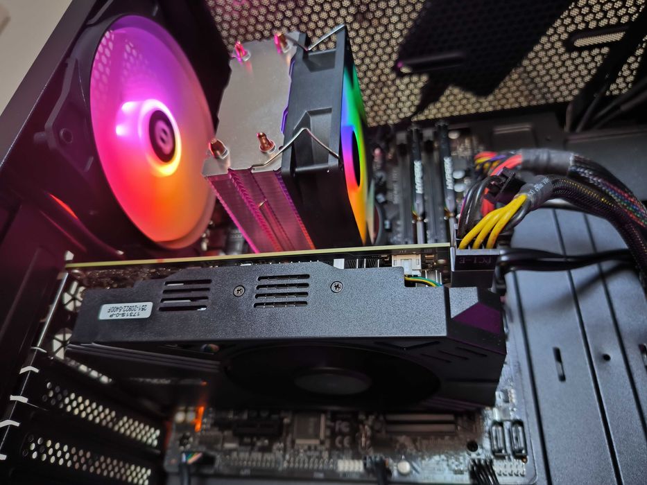 Unitate PC Gaming i7 7700 4.2Ghz/16GB DDR4/GTX1060 3GB/SSD 240/1TB