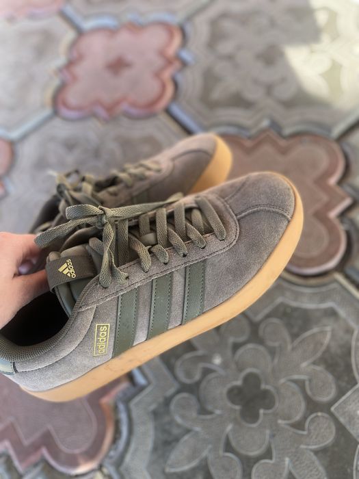 Маратонки Adidas 42.5