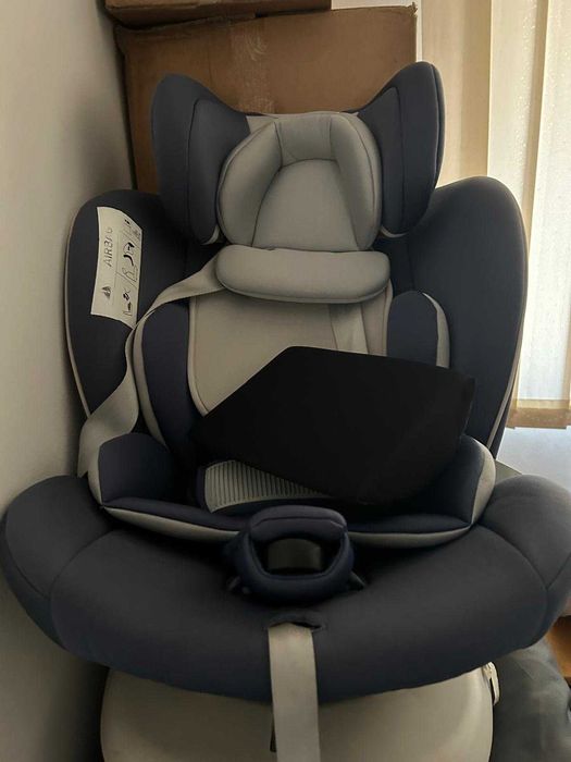 Scaun auto cu isofix