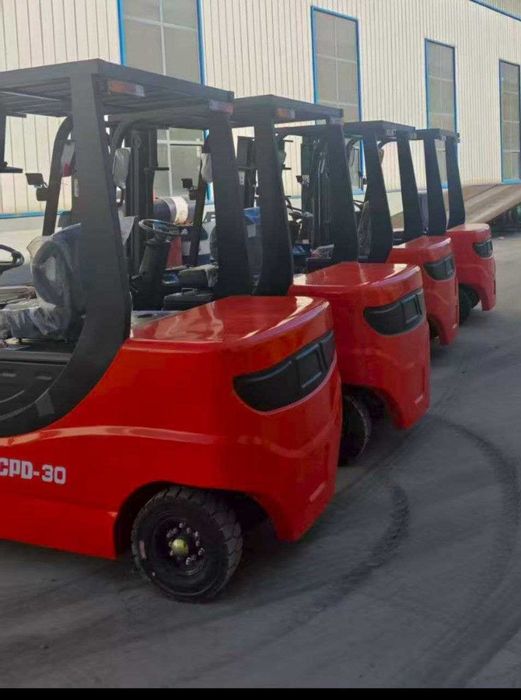 вилочный погрузчик