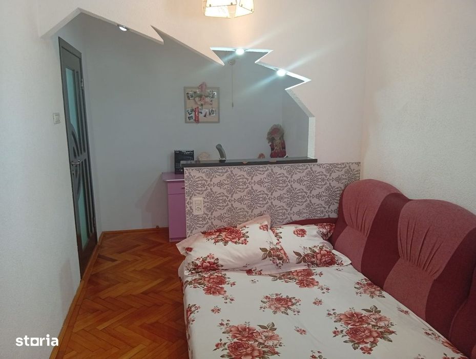 Apartament 3 camere in Gradiste