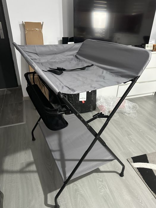 Vand masuta pt infasat si schimbat scutece noua, montata