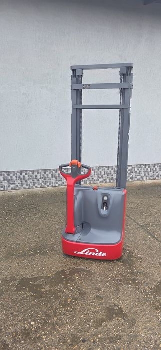 Liza electrica Transpalet cu Catarg