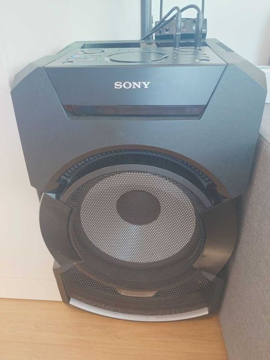 Парти/Караоке комплект: Sony MHC-GT5D (2400W) + Безжични Микрофони AKG WMS40