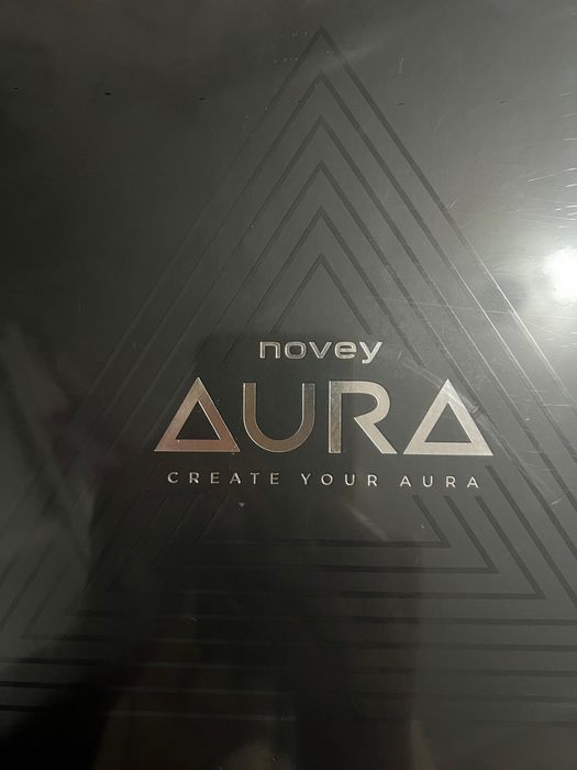 Новый упакованный телефон Novey AURA
