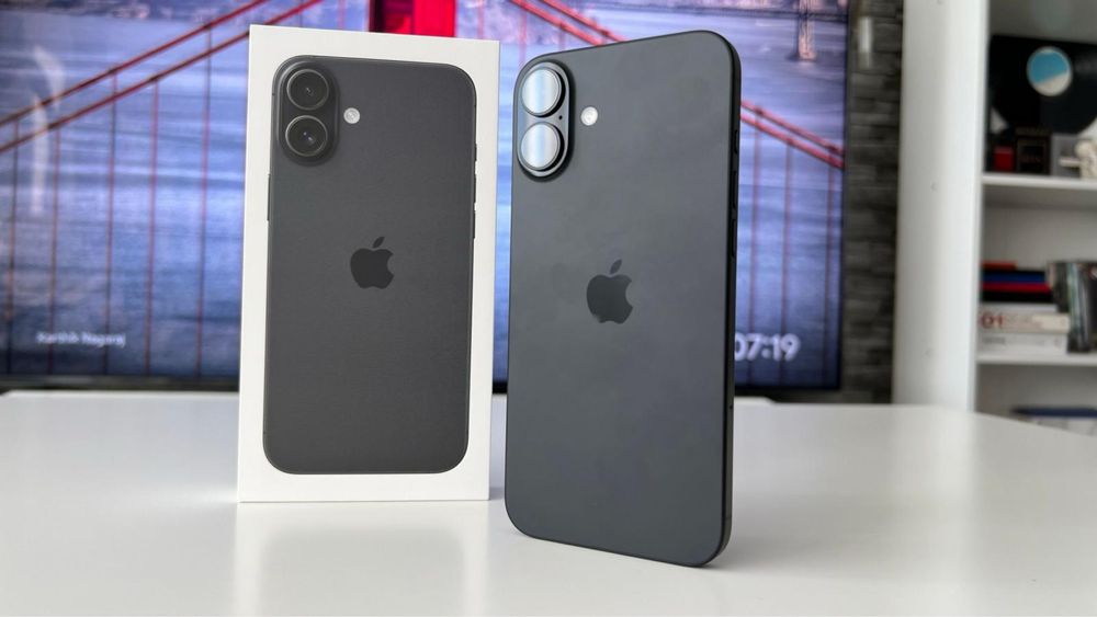 Vand Iphone 16 negru