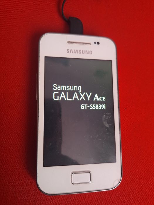 samsung galaxy ace baterie defecta-nu incarca