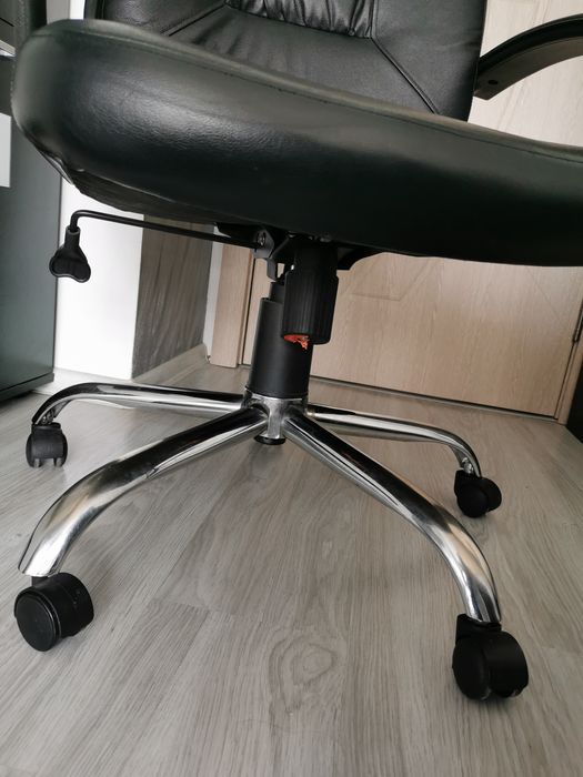 Директорски бизнес кожен стол, офис стол