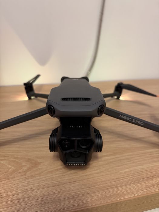 DJI Mavic 3 PRO  Fly More Combo RC Pro