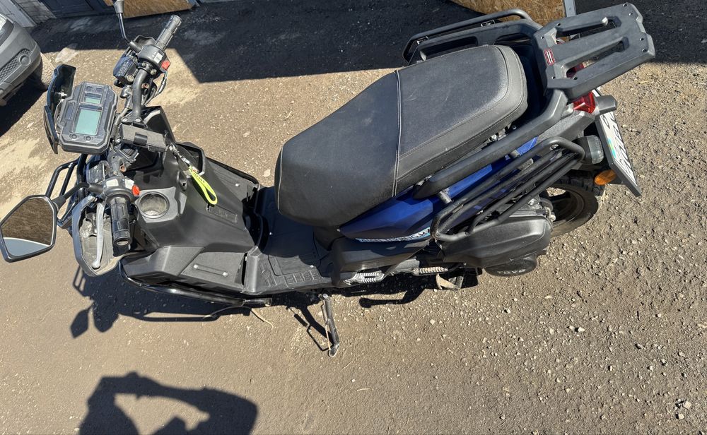 Продам скутер танк 175