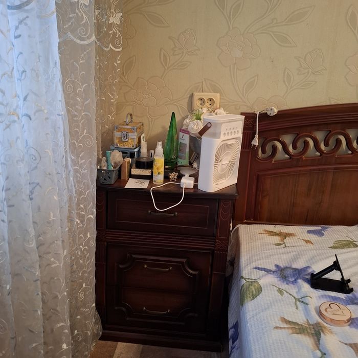 Продается спальный гарнитур