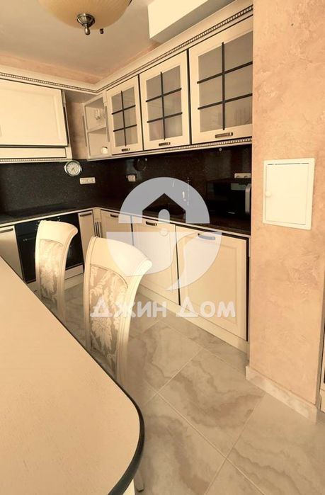 Продава се Многостаен апартамент в Свети Влас - 200 кв.м за 1475 €/кв.м - Снимка #1