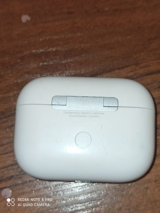 AirPods Pro работает только левый