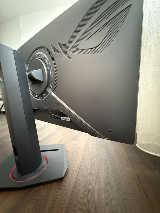Монитор Asus ROG Strix / XG27UCS