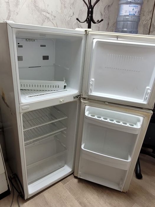 Продам холодильник рабочий самовывоз