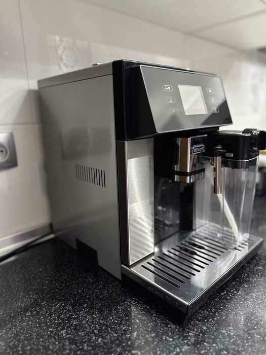 Кофемашина Delonghi