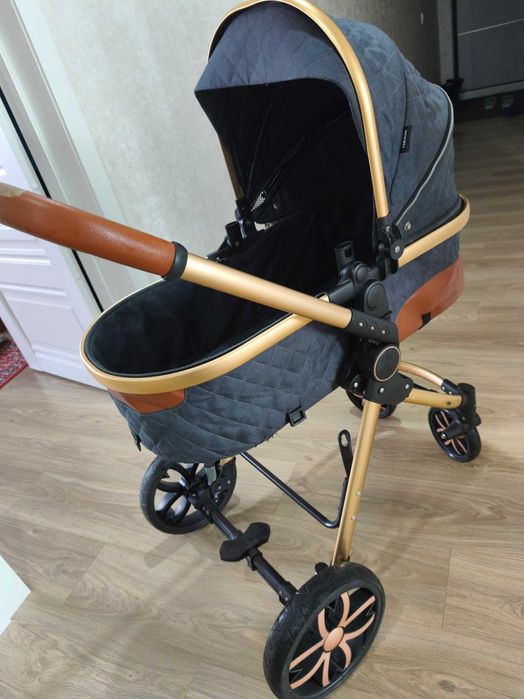 Продам детский столик и коляску