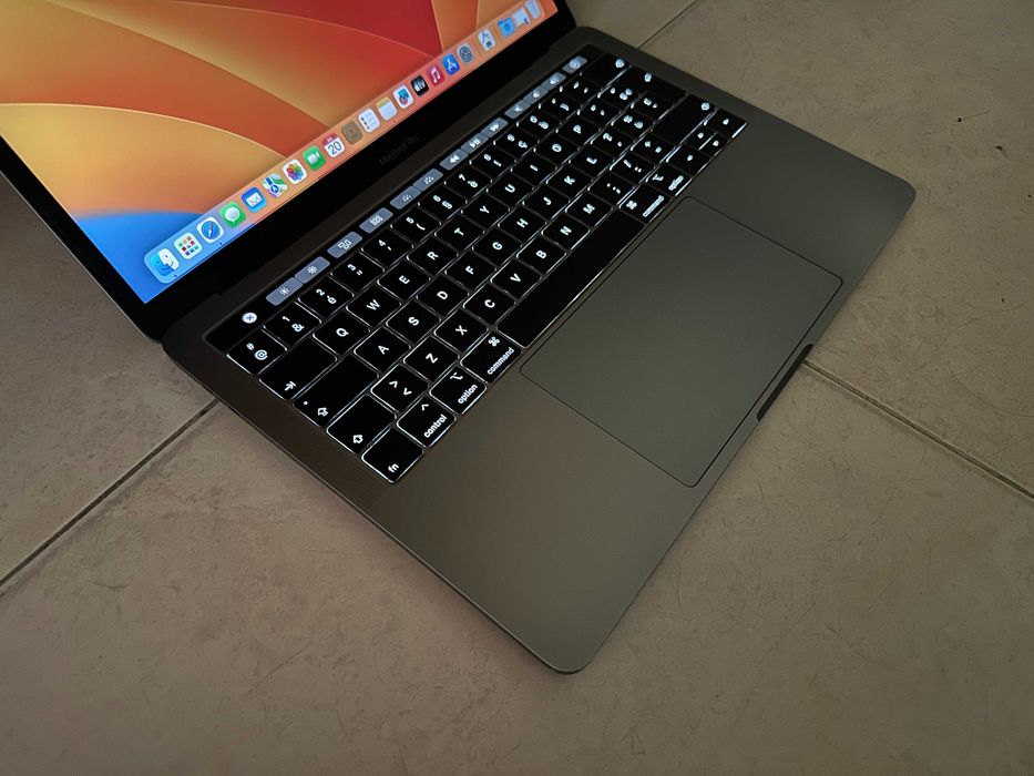 13.3' CTO Core i7 3.3GHz Apple MacBook Pro Late 2016 TouchBar 16GB RAM/512GB SSD/Бат 6ч